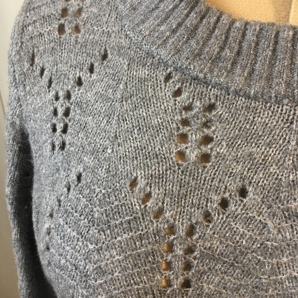 GAP grey knit crochet light sweater Size XL - Picture 2 of 5